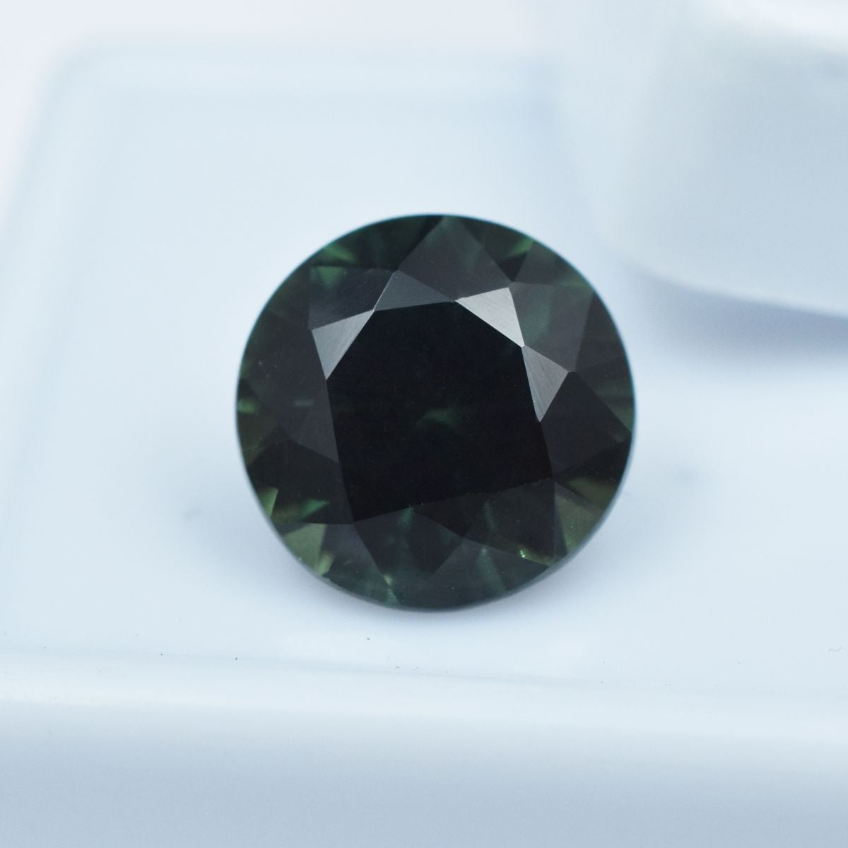 Deep Green Grandidierite 5.20 Carat Natural Round Cut CERTIFIED Loose Gemstone.