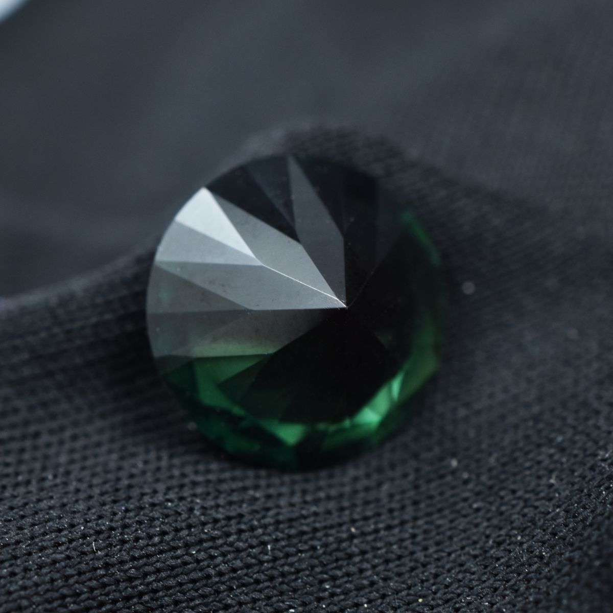 Deep Green Grandidierite 5.20 Carat Natural Round Cut CERTIFIED Loose Gemstone.