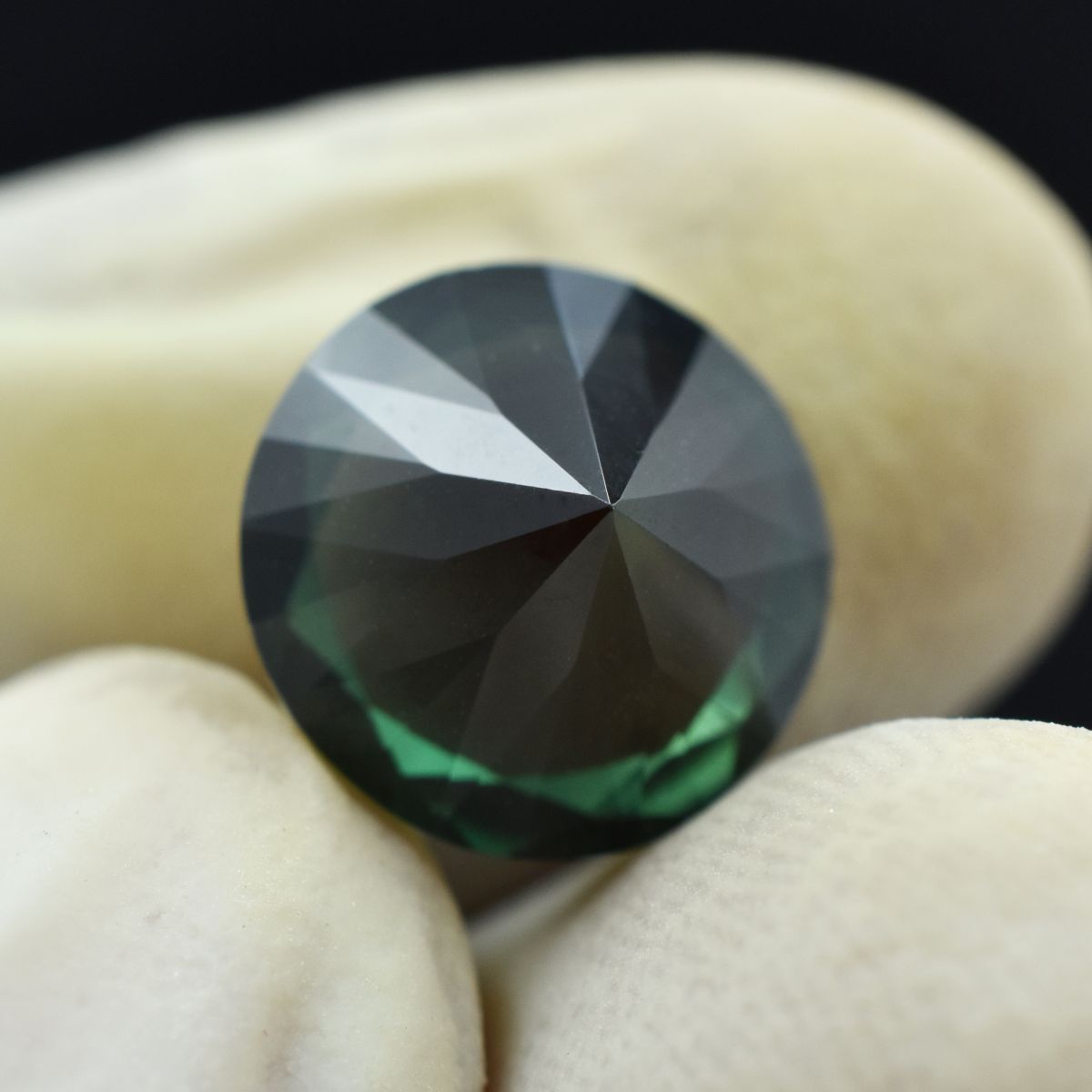 Deep Green Grandidierite 5.20 Carat Natural Round Cut CERTIFIED Loose Gemstone.