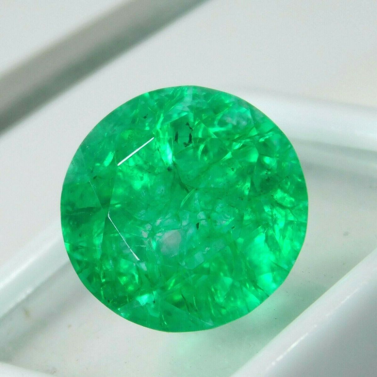 9 Ct  Natural Muzo Colombian Emerald Round Shape Certified Loose Gemstone