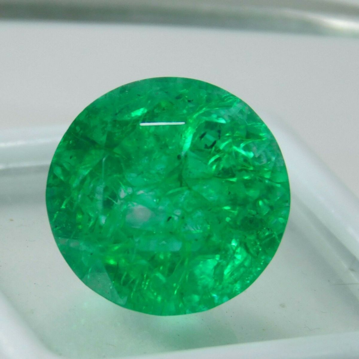 9 Ct  Natural Muzo Colombian Emerald Round Shape Certified Loose Gemstone