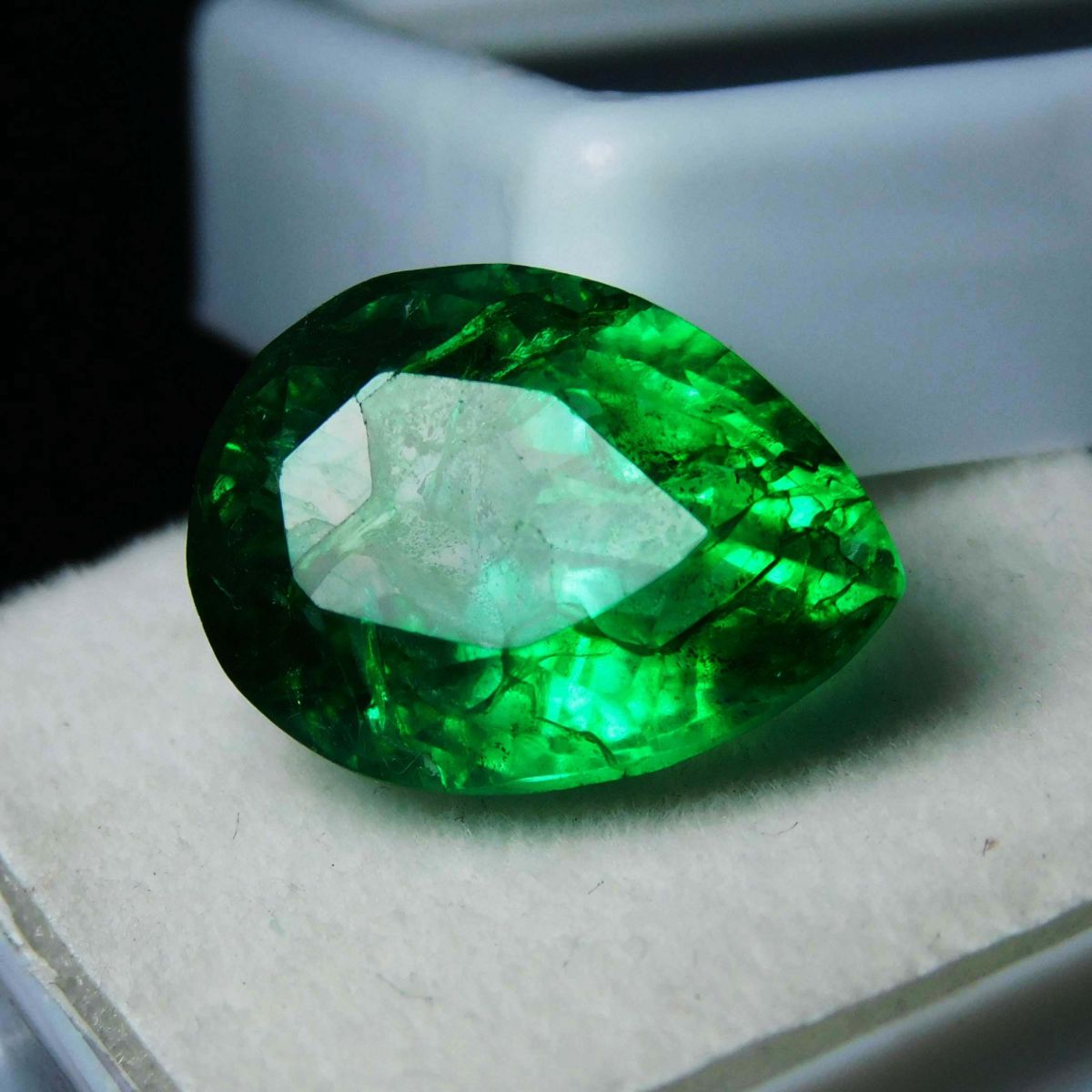 CERTIFIED Natural Loose Gemstone 9.30 Carat Green Emerald Colombian Pear Cut