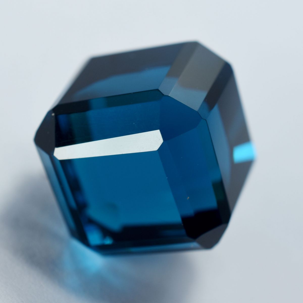 A++ CERTIFIED 52.45 Ct Loose Gemstone Big Size Rare Teal Sapphire Cube Cut