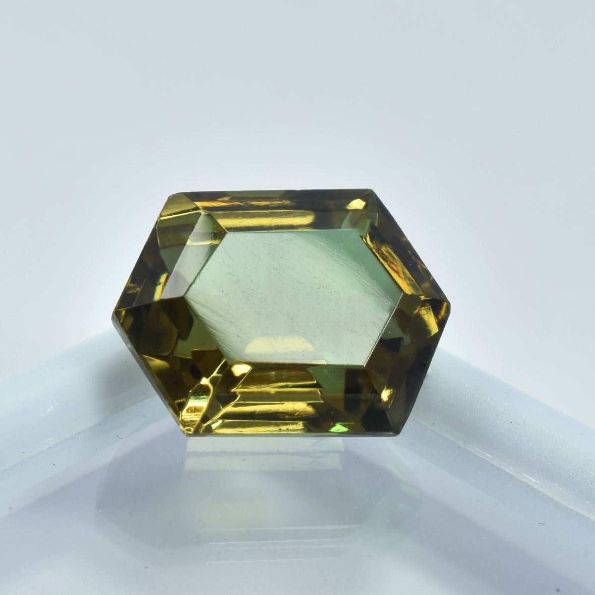 9.75 Ct Natural  Color Change Alexandrite Fancy Cut CERTIFIED Loose Gemstone.