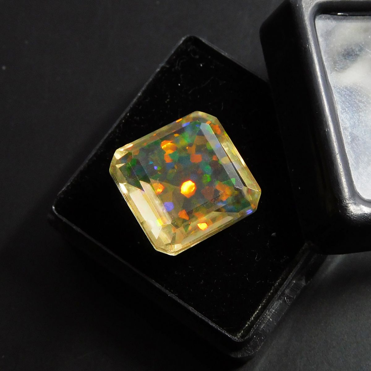 Square Cut 11.55 Ct Natural Fire Opal Loose Gemstone For Pendant CERTIFIED