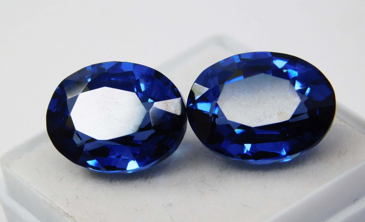 Flawless Blue Sapphire 21.65 Ct Natural Oval Shape CERTIFIED Loose Gemstone