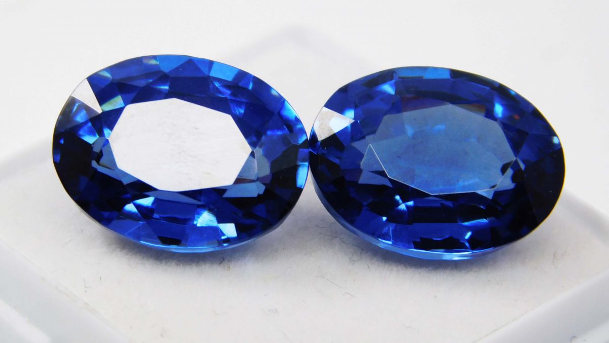 Flawless Blue Sapphire 21.65 Ct Natural Oval Shape CERTIFIED Loose Gemstone