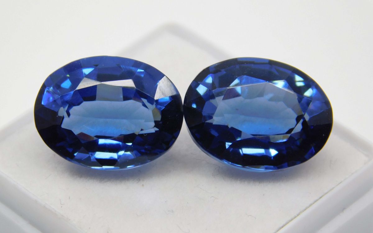 Flawless Blue Sapphire 21.65 Ct Natural Oval Shape CERTIFIED Loose Gemstone