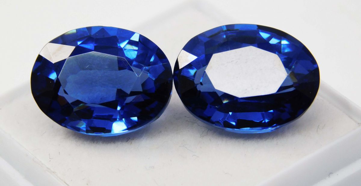 Flawless Blue Sapphire 21.65 Ct Natural Oval Shape CERTIFIED Loose Gemstone