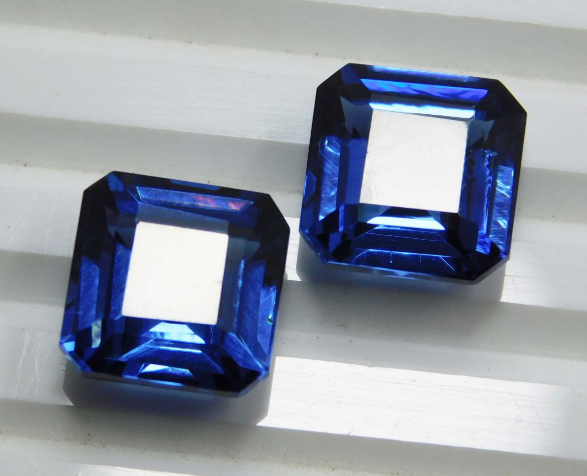 Natural Square Cut 20.50 Ct Perfect Blue Sapphire Loose Gemstone CERTIFIED