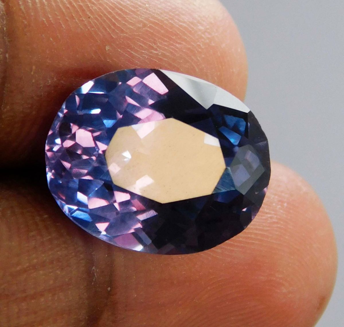 Color-Changing 10.85 Ct Natural Alexandrite CERTIFIED Oval Shape Loose Gemstone.