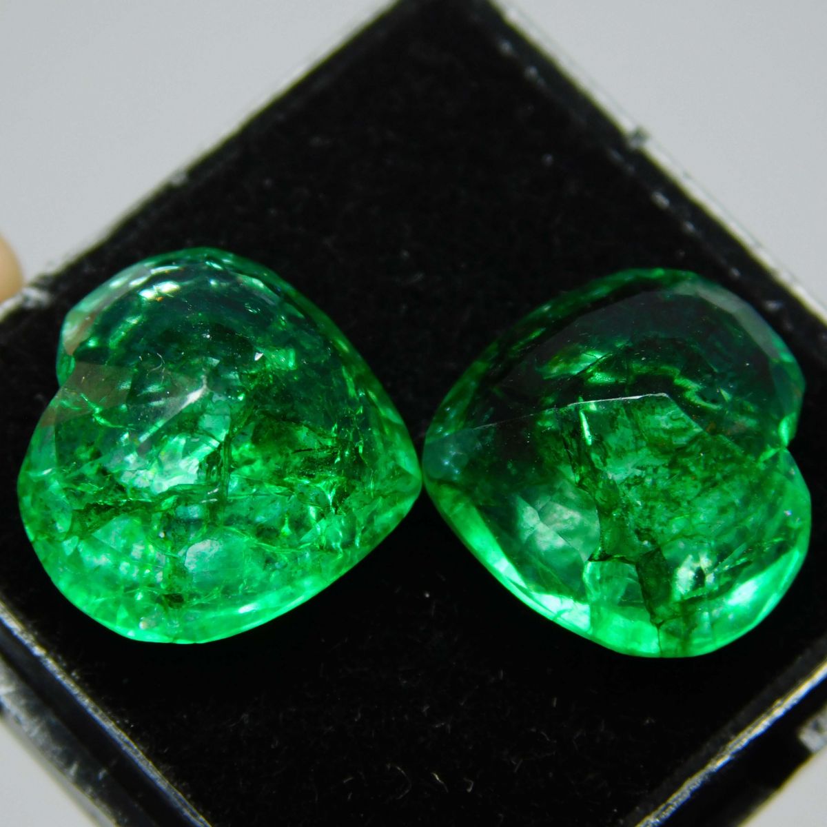 16.36 Ct Natural Untreated Green Colombian Emerald CERTIFIED Loose Gemstone