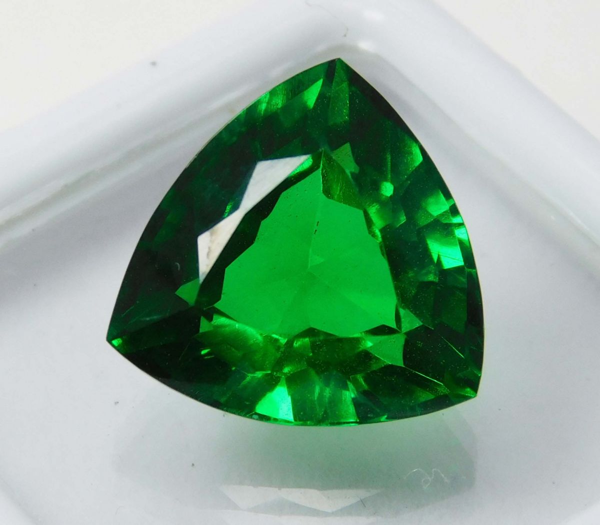 10.15 Ct CERTIFIED Natural Tsavorite Garnet Green Loose Gemstone Trillion Cut