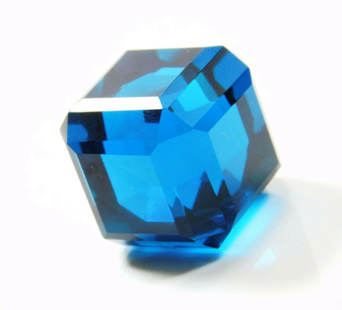 140.10 Ct A+ CERTIFIED Rare Teal Sapphire Loose Gemstone Big Size Cube Cut