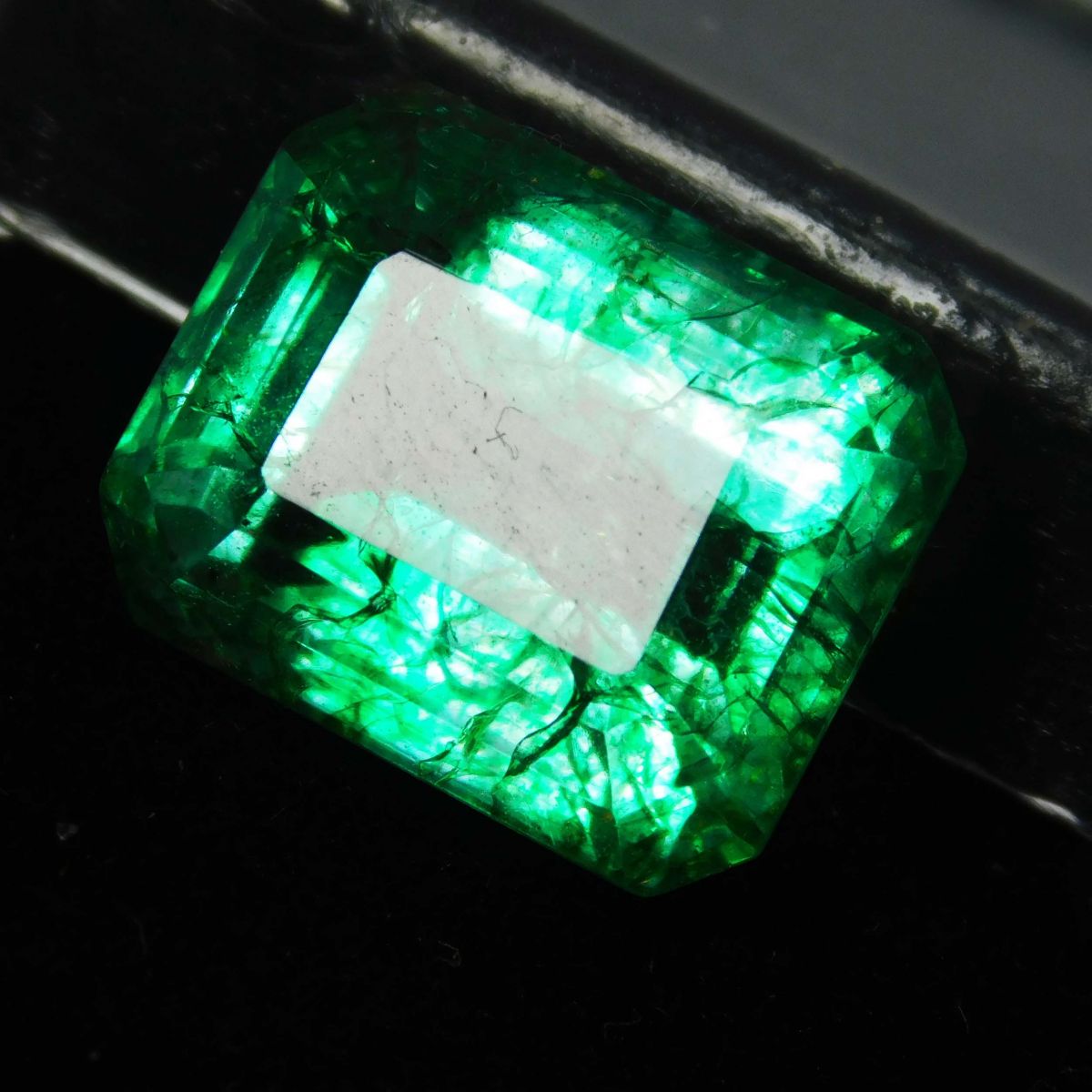 11 Ct Natural Untreated Green Colombian Emerald CERTIFIED Emerald Loose Gemstone