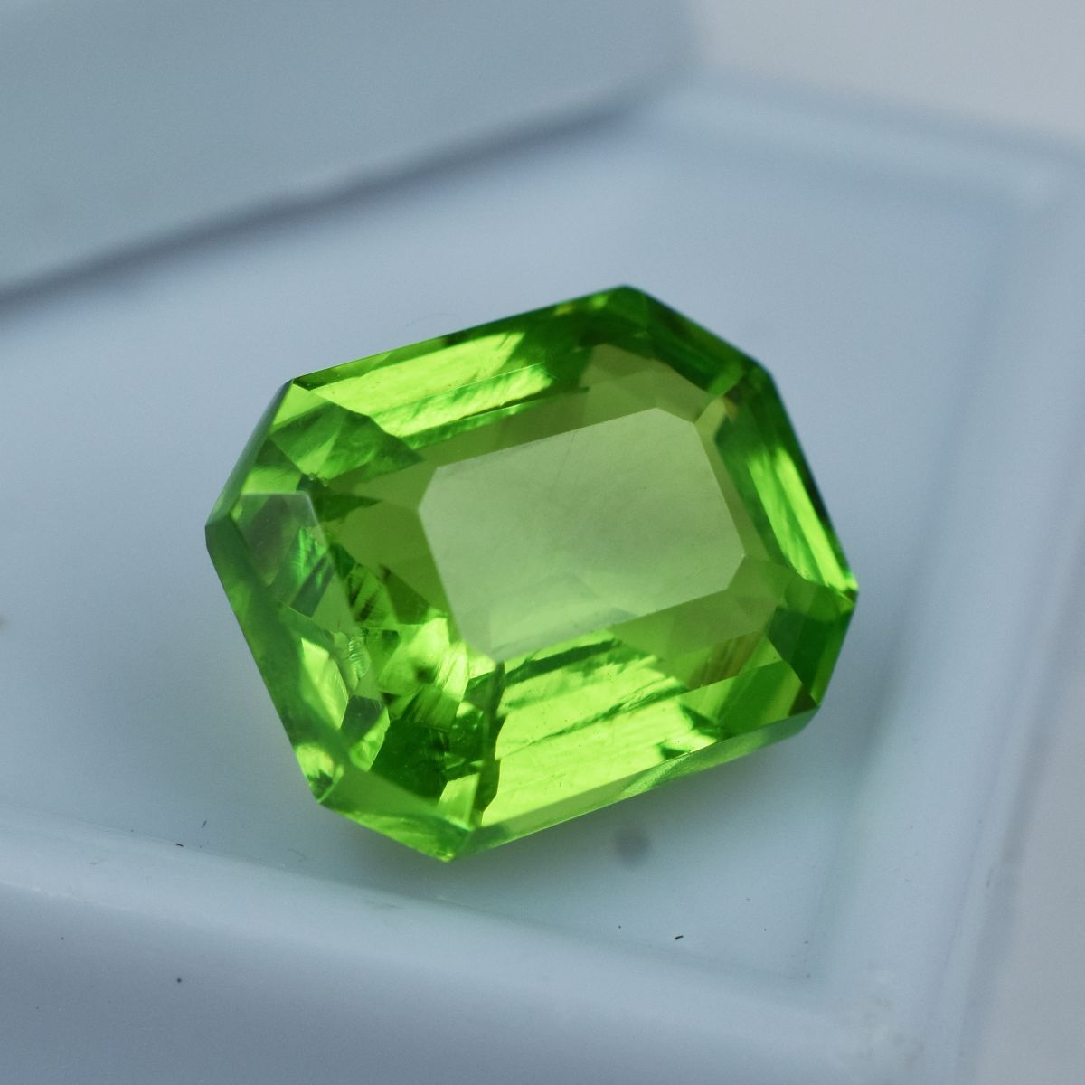 9.60 Ct NATURAL Stunning Green PERIDOT Rare Emerald Cut Loose Gemstone CERTIFIED