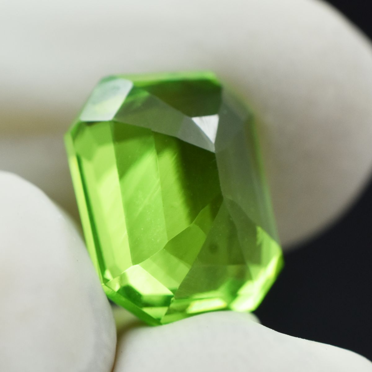 9.60 Ct NATURAL Stunning Green PERIDOT Rare Emerald Cut Loose Gemstone CERTIFIED