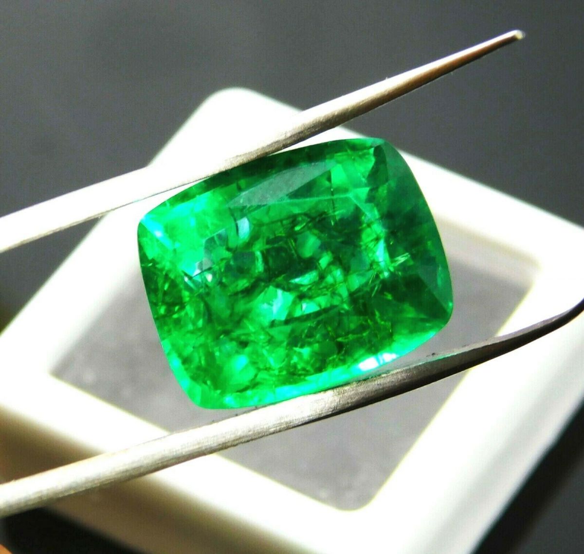 Natural COLOMBIAN Emerald Cushion Cut 6.25 Ct CERTIFIED Green Loose Gemstone