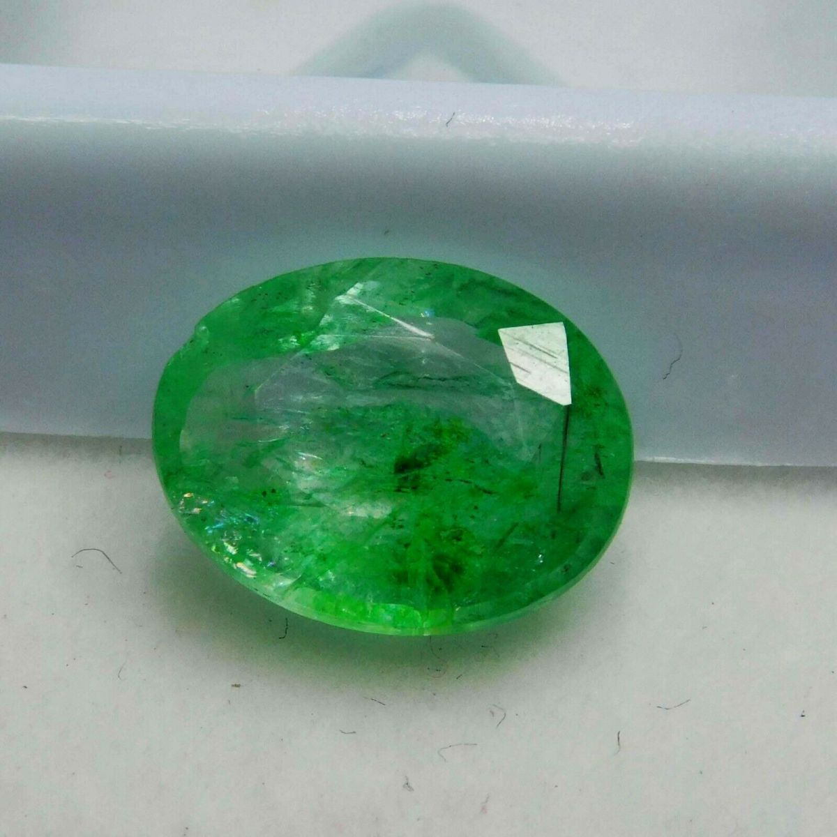 Emerald Green Colombian 7.00 Carat Natural CERTIFIED Oval Cut Loose Gemstone