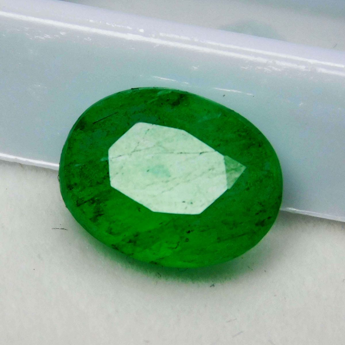 Natural Emerald Green Oval Cut 7 Carat Colombian Loose Gemstone CERTIFIED