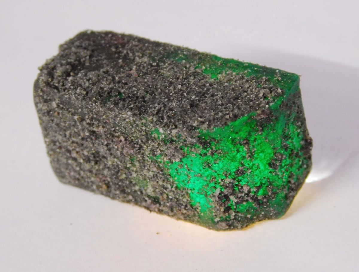 124 Ct Exclusive Green Emerald Muzo Natural Loose Gemstone Uncut Rough CERTIFIED