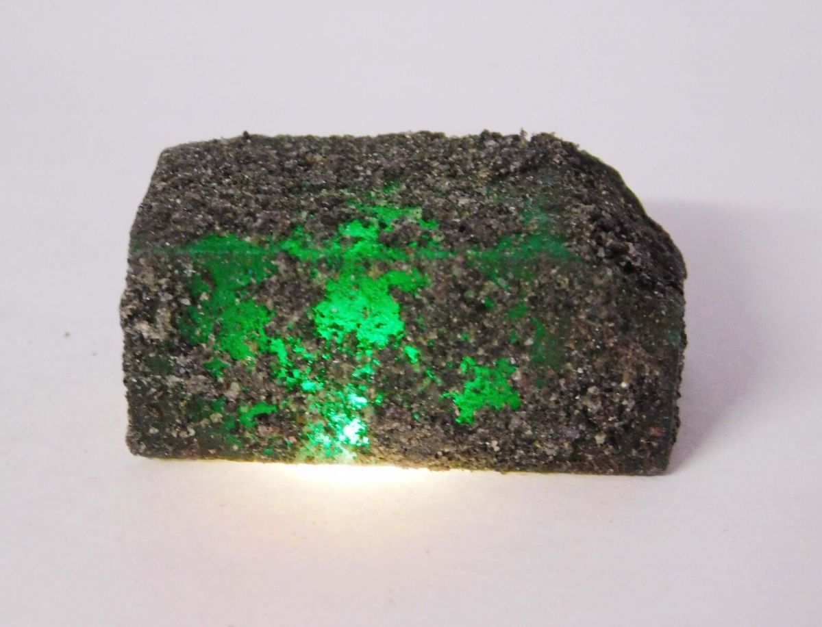 124 Ct Exclusive Green Emerald Muzo Natural Loose Gemstone Uncut Rough CERTIFIED