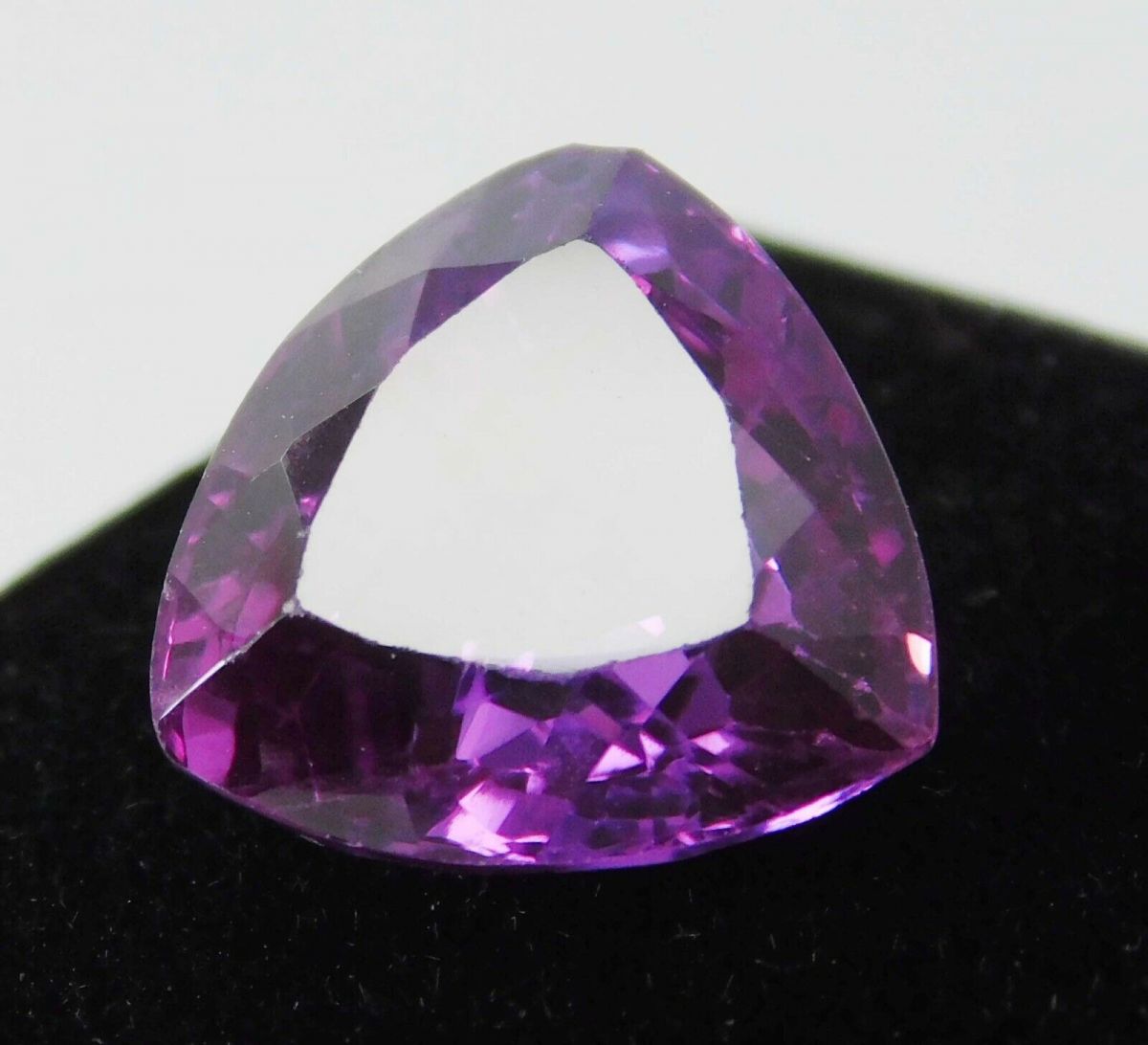 NATURAL 9.68 Ct CERTIFIED Purple SAPPHIRE Trillion Cut Loose Gemstone