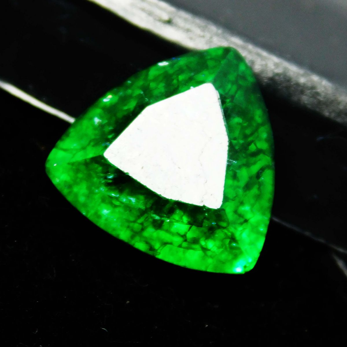 Green Colombian Emerald 7 Carat Natural CERTIFIED Trillion Cut Loose Gemstone