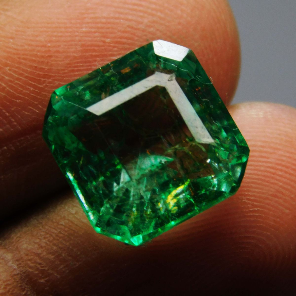 7 Carat Natural CERTIFIED Emerald Emerald Cut Green Colombian Loose Gemstone