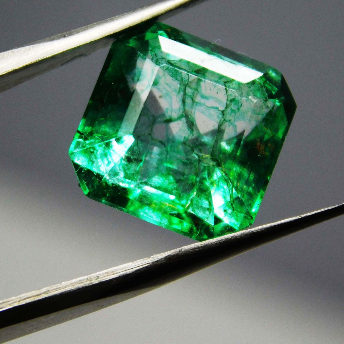 7 Carat Natural CERTIFIED Emerald Emerald Cut Green Colombian Loose Gemstone