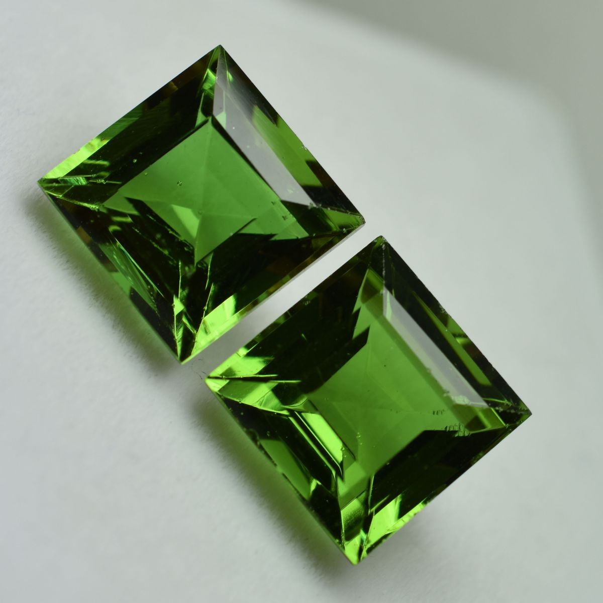Square Cut CERTIFIED 16.20 Carat Natural Color Change Alexandrite Loose Gemstone