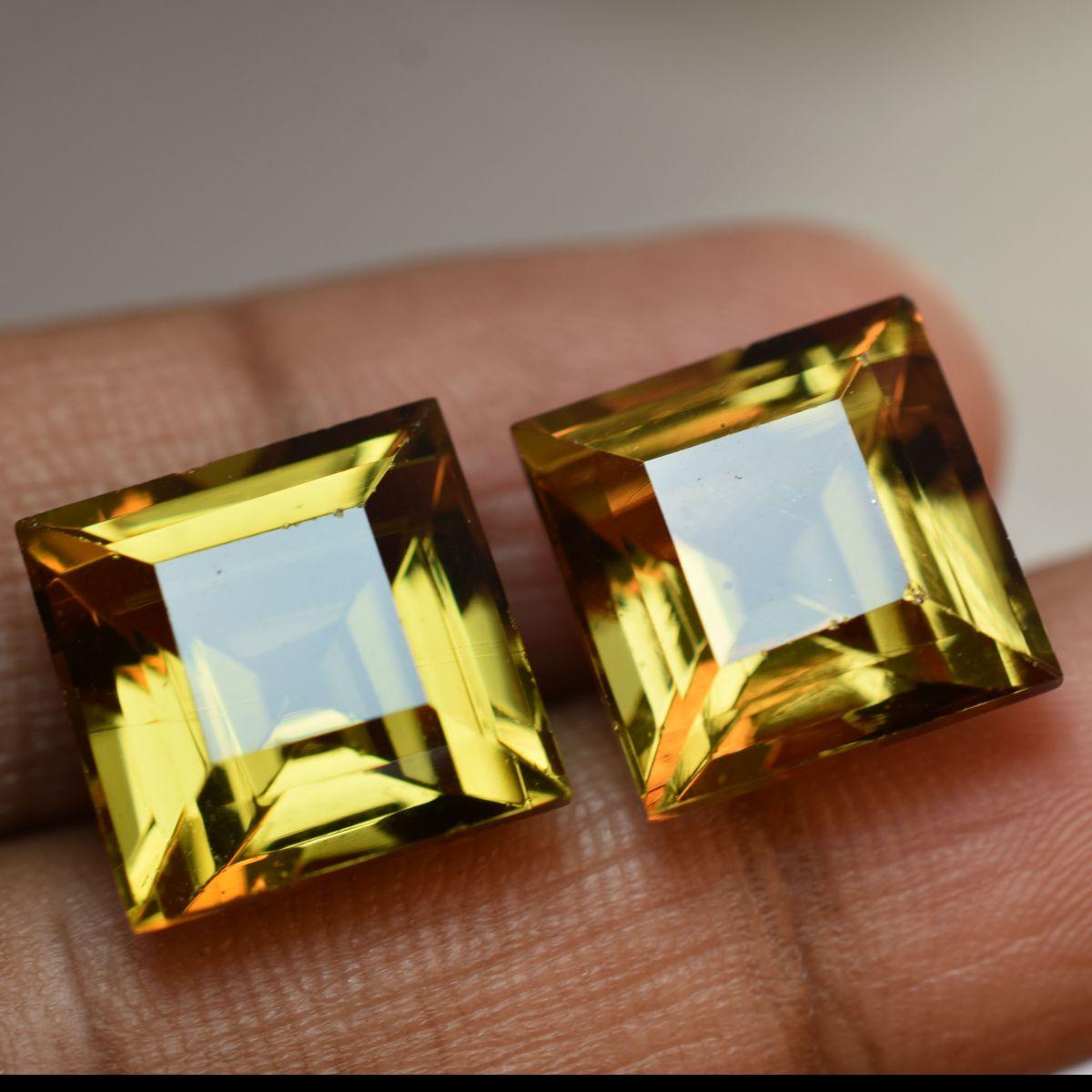 Square Cut CERTIFIED 16.20 Carat Natural Color Change Alexandrite Loose Gemstone