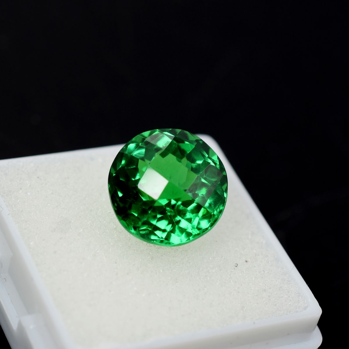 Green Garnet 10.85 Ct Natural Loose Gemstone Extremely Rare Round Cut CERTIFIED