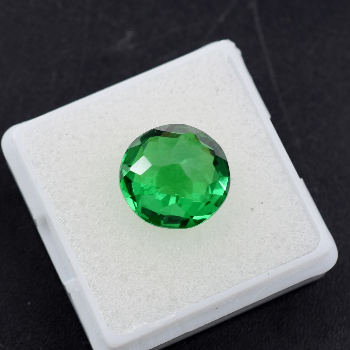 Green Garnet 10.85 Ct Natural Loose Gemstone Extremely Rare Round Cut CERTIFIED