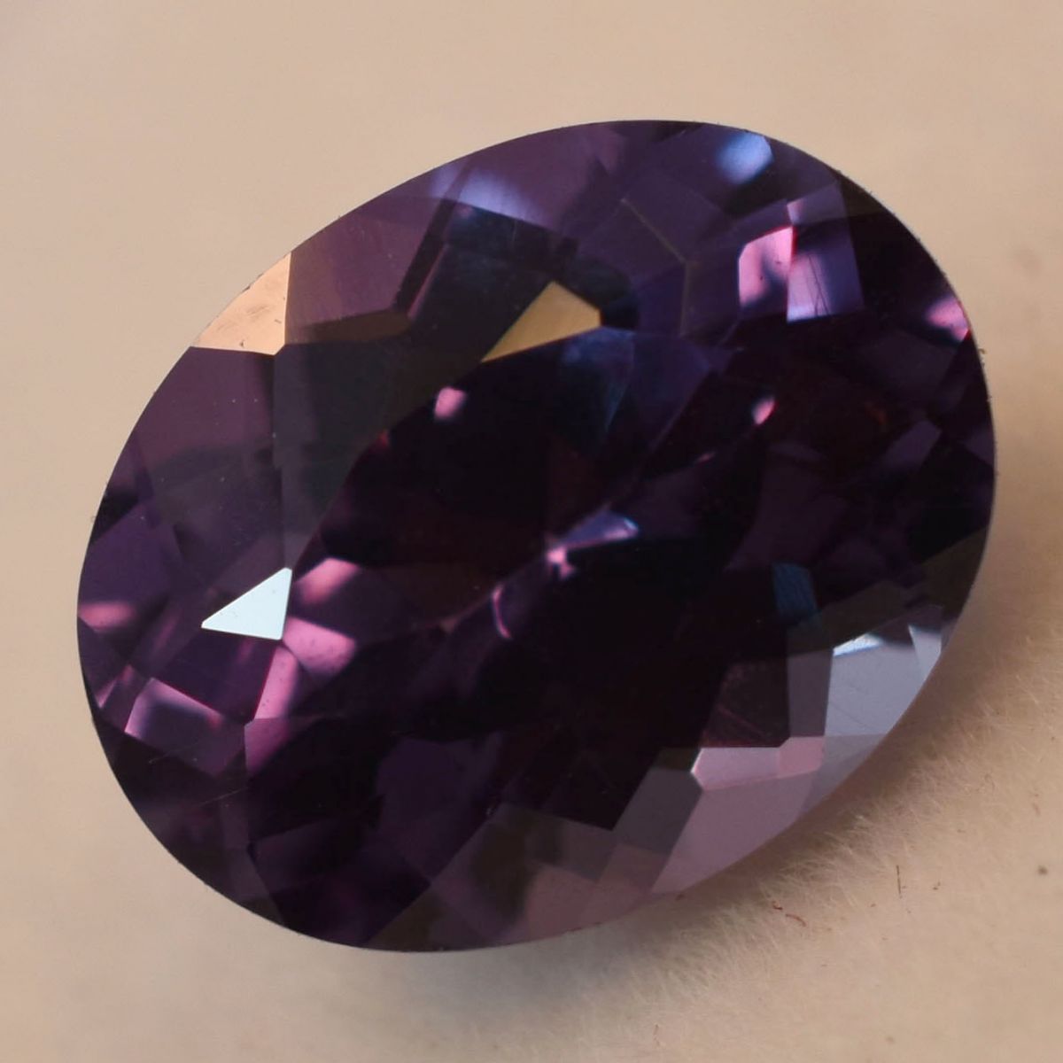 Color-Change Alexandrite 4.35 Ct Natural CERTIFIED Oval Cut Loose Gemstone