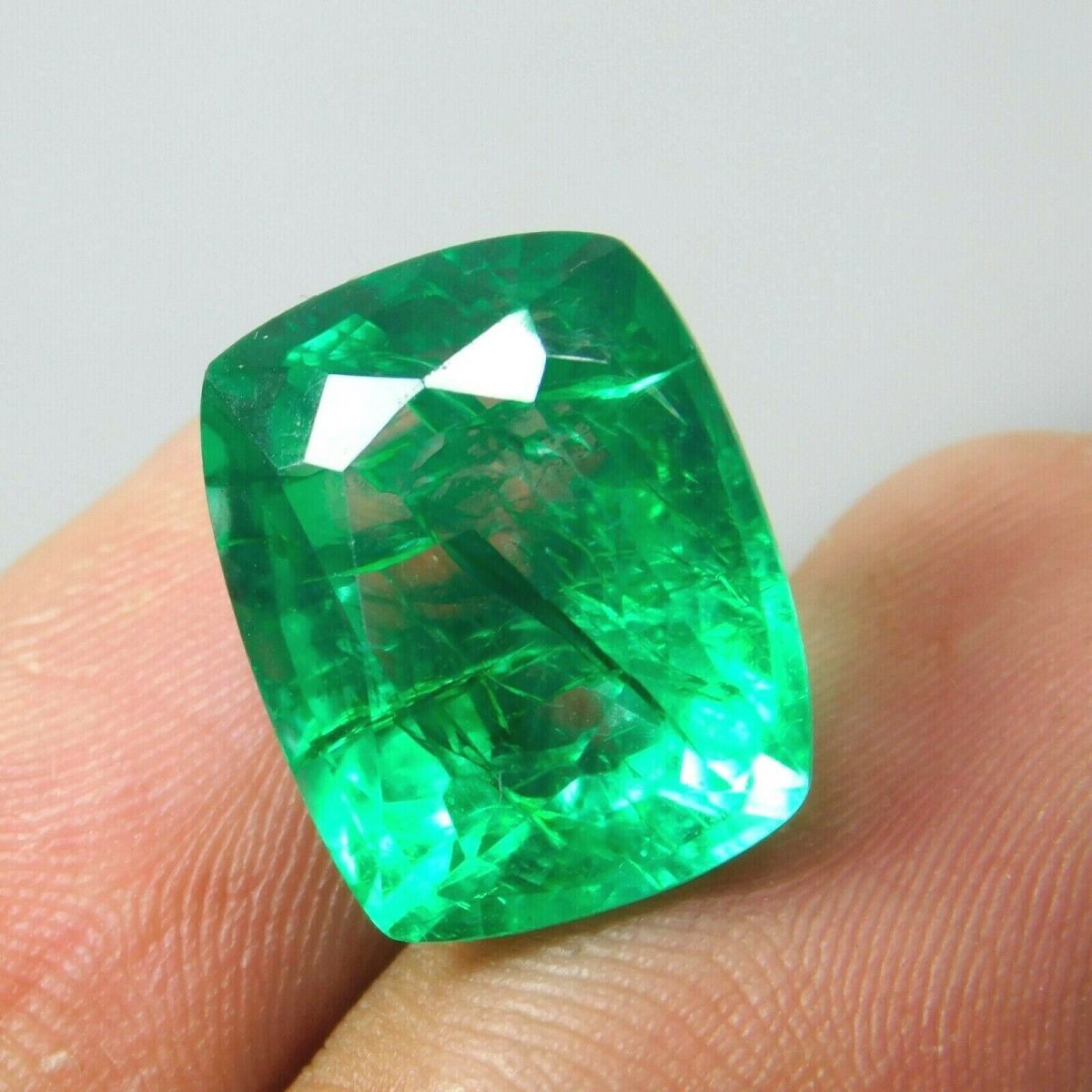 Natural COLOMBIAN Emerald Cushion Cut 8.25 Ct CERTIFIED Green Loose Gemstone.