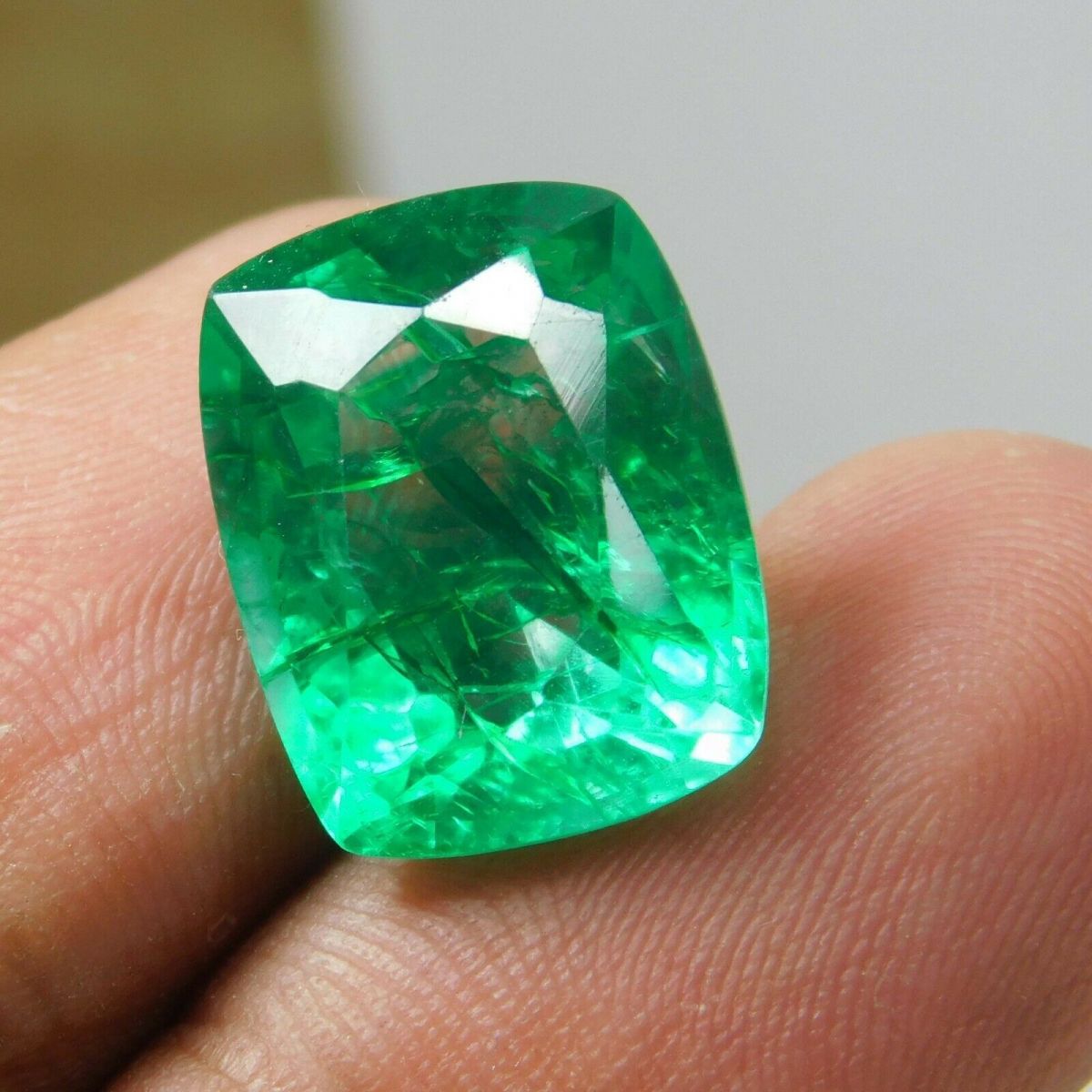 Natural COLOMBIAN Emerald Cushion Cut 8.25 Ct CERTIFIED Green Loose Gemstone.