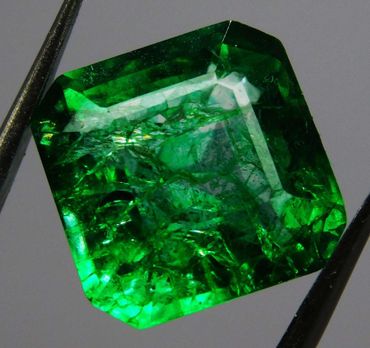 8 Carat Green Natural Colombian Emerald Loose Gemstone Square Cut CERTIFIED