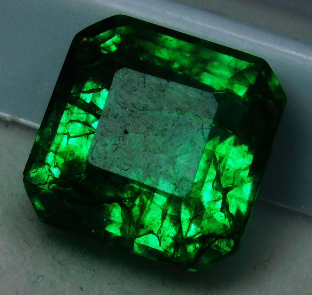 8 Carat Green Natural Colombian Emerald Loose Gemstone Square Cut CERTIFIED