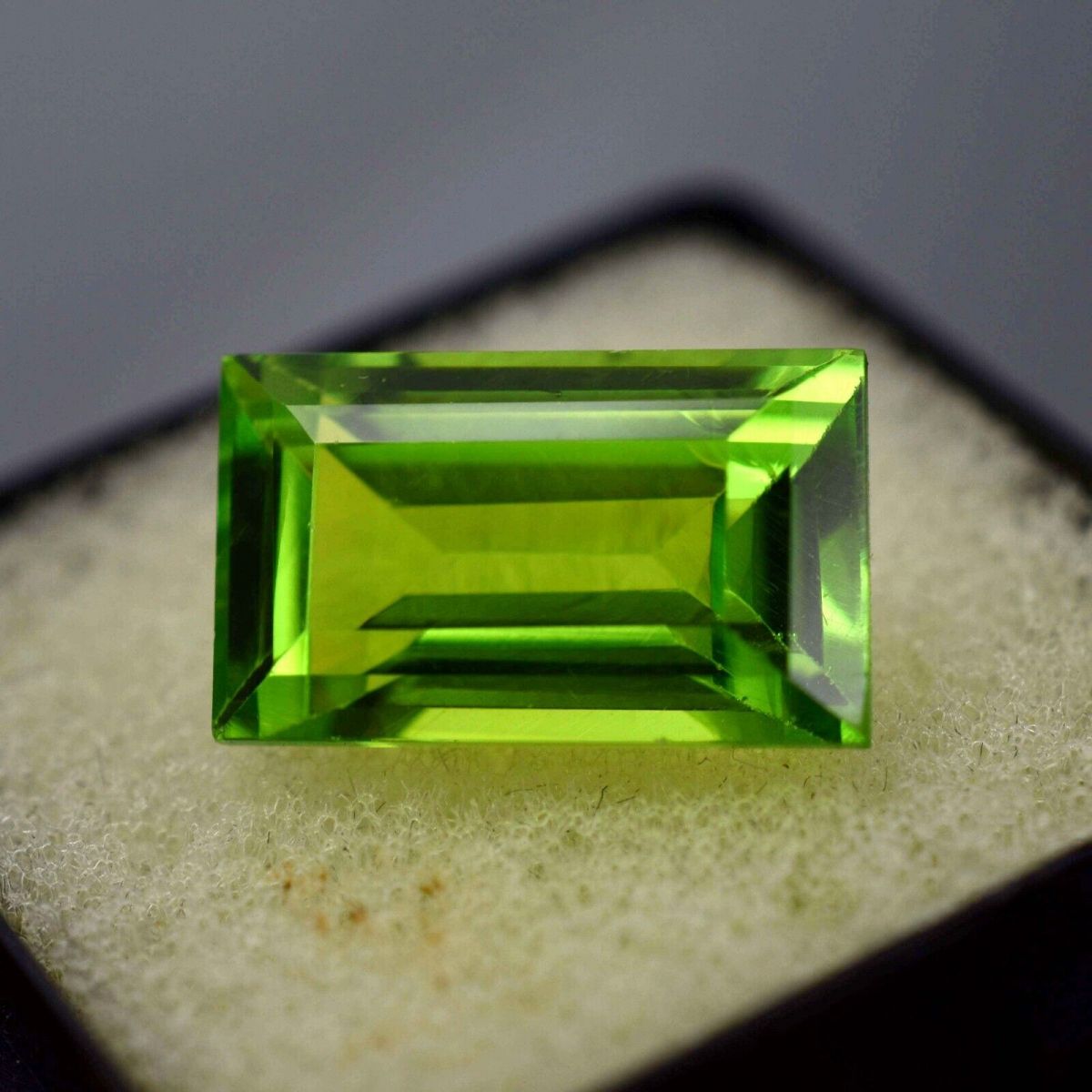 9.25 Ct Natural Green Peridot CERTIFIED Loose Gemstone Baguette Shape