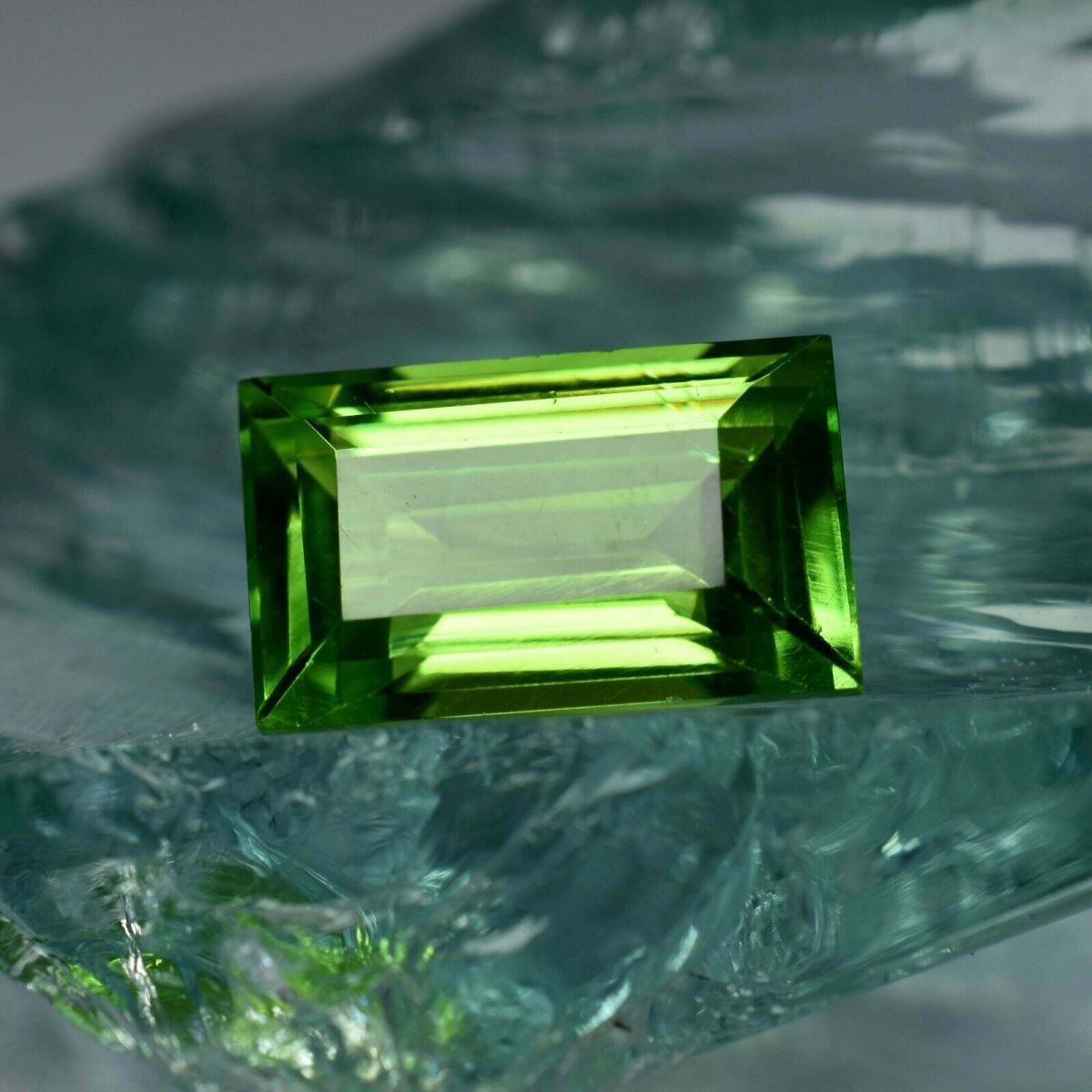 9.25 Ct Natural Green Peridot CERTIFIED Loose Gemstone Baguette Shape