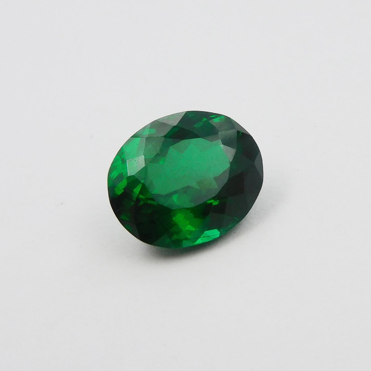 Excellent Oval Cut Green Garnet 5.55 Carat CERTIFIED Natural Loose Gemstone