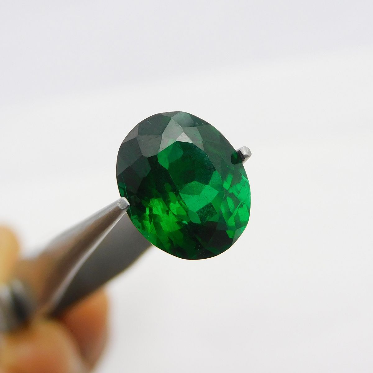 Excellent Oval Cut Green Garnet 5.55 Carat CERTIFIED Natural Loose Gemstone