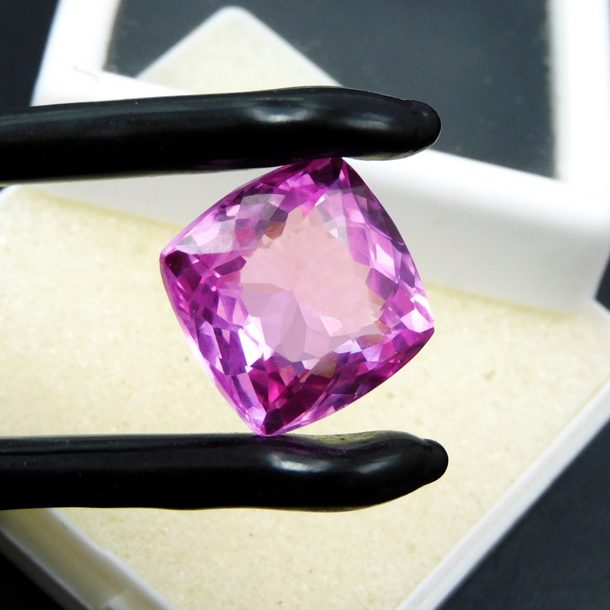 Pink Sapphire Square Cushion Sapphire 17.20 Ct CERTIFIED Natural Loose Gemstone