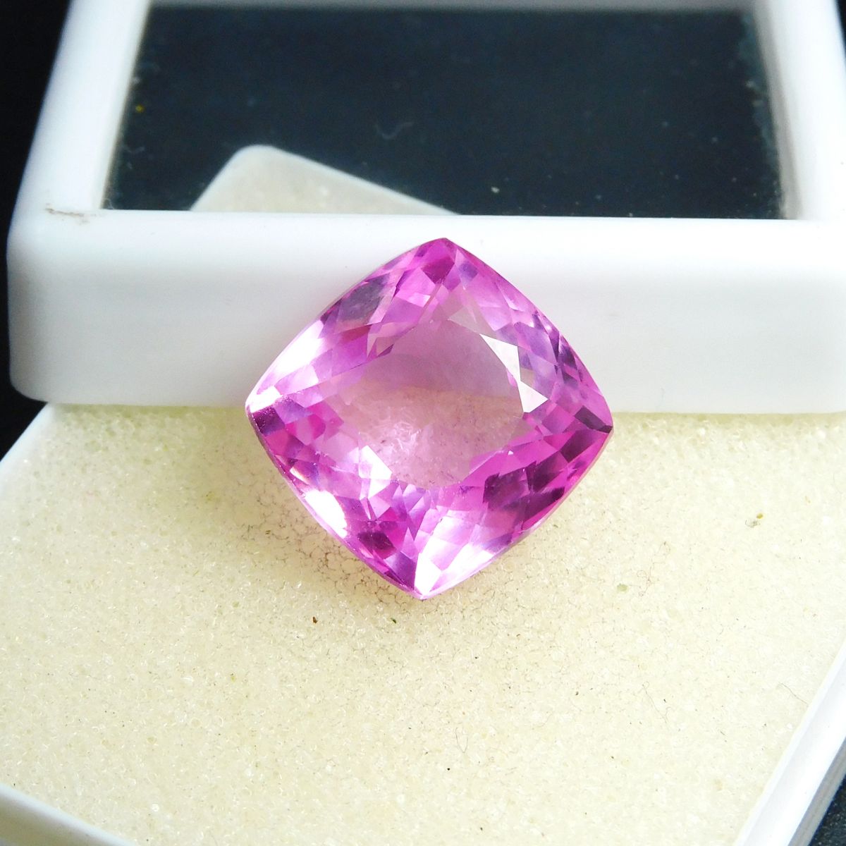 Pink Sapphire Square Cushion Sapphire 17.20 Ct CERTIFIED Natural Loose Gemstone