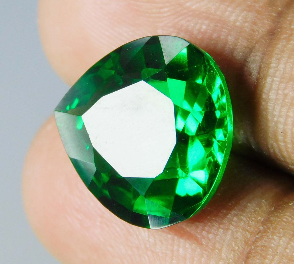 10 Carat Natural Tsavorite Garnet Green CERTIFIED Loose Gemstone Pear Cut