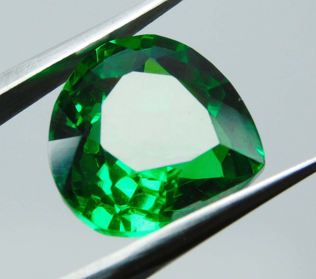 10 Carat Natural Tsavorite Garnet Green CERTIFIED Loose Gemstone Pear Cut