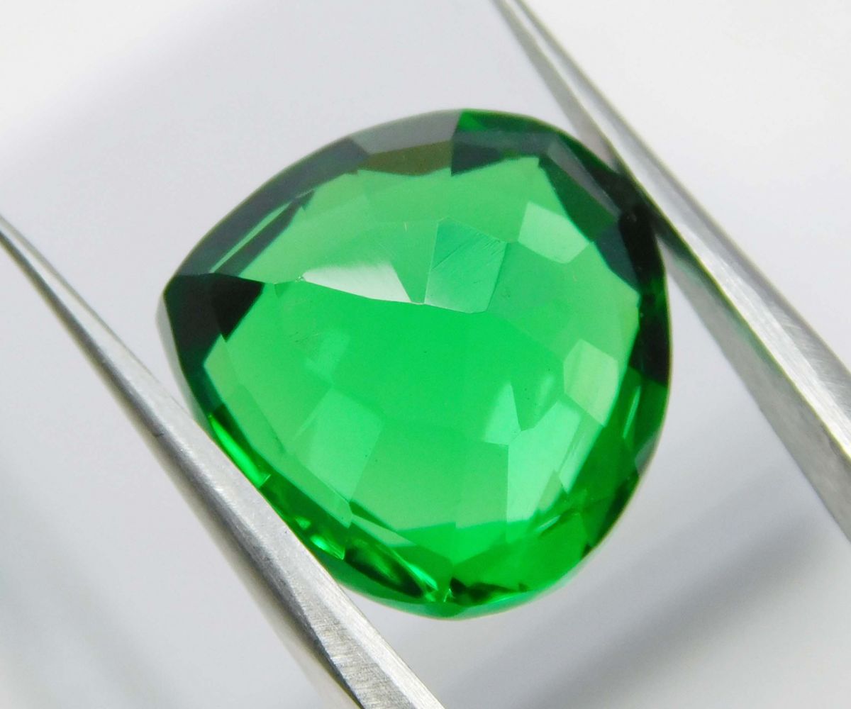 10 Carat Natural Tsavorite Garnet Green CERTIFIED Loose Gemstone Pear Cut