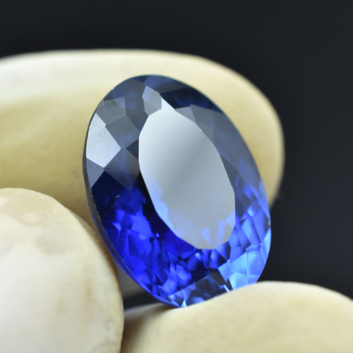 Extremely Blue Tanzanite Oval Cut Natural 11.80 Ct Loose Gemstone CERTIFIED