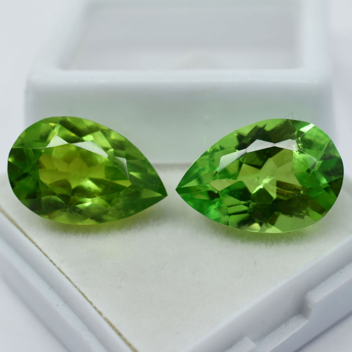 NATURAL Peridot Green 16.10 Carat CERTIFIED Stone Gemstone PEAR CUT Faceted